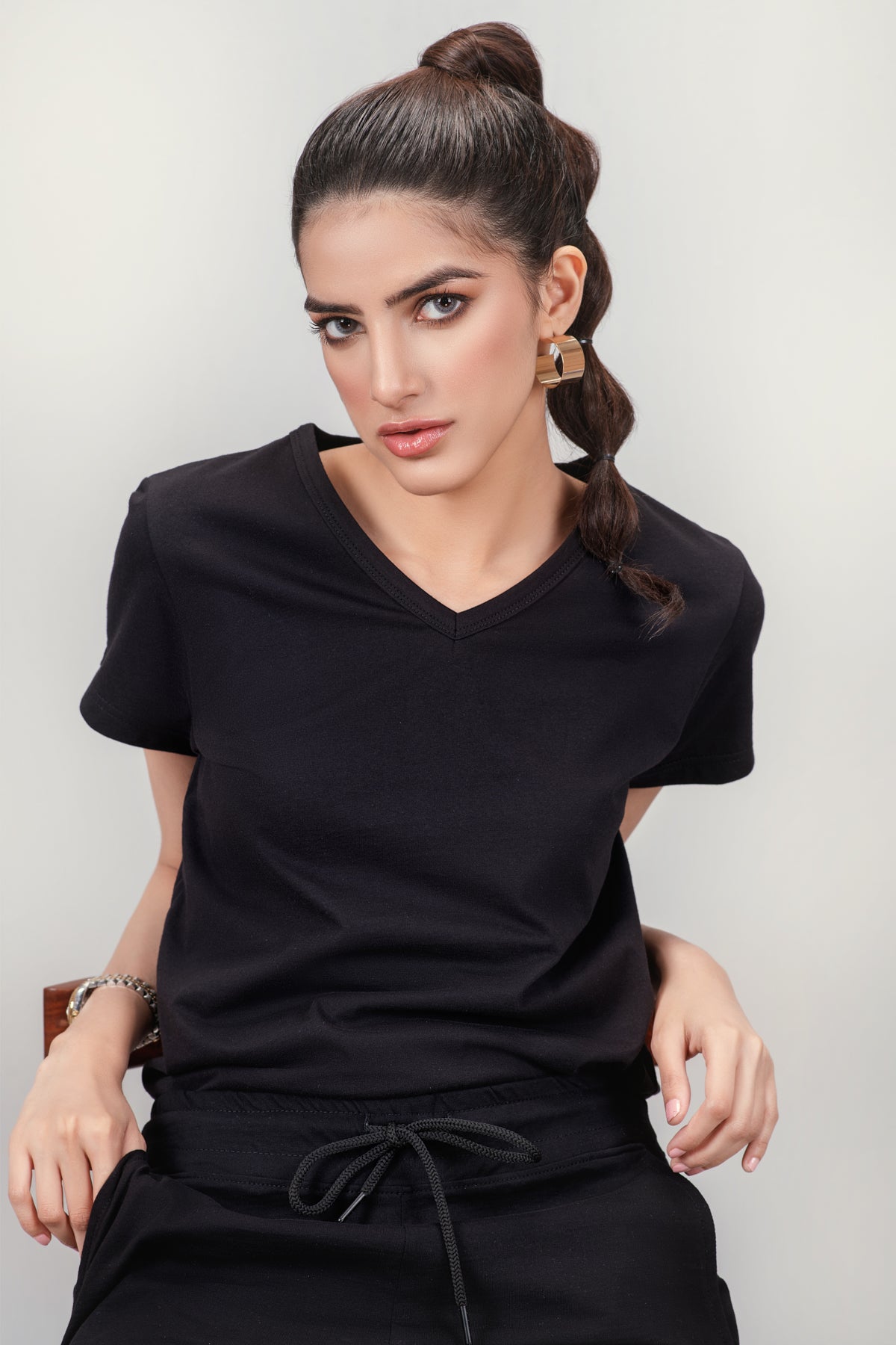 Essential V Neck Tee